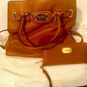 Michael Kors Leather tote with leather wallet